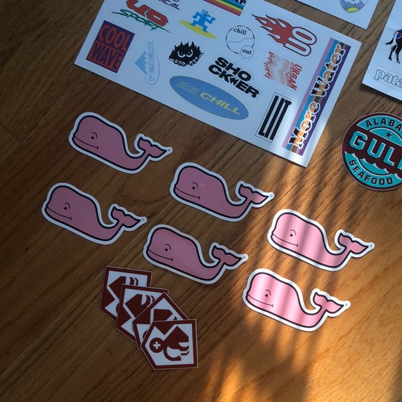 6 vineyard vines stickers, Patagonia, St. Bernard - Picture 2 of 4